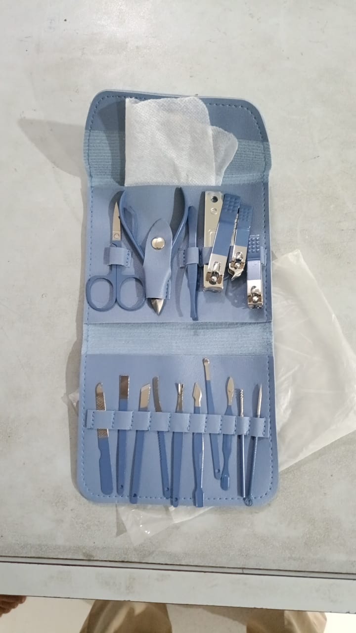 16-piece Manicure & Pedicure Kit – Premium Stainless Steel Nail Care Set For Hand, Foot & Facial Grooming | Travel-friendly Case Included | 16 Pcs Nail Care Set