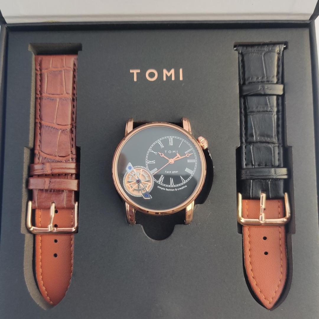 Tomi leather watch with 2 Straps